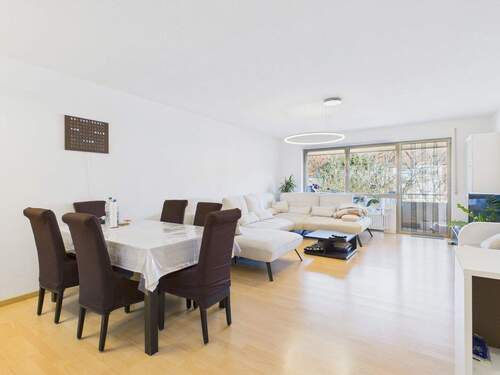 1. OG links: Wohn-Essbereich - 