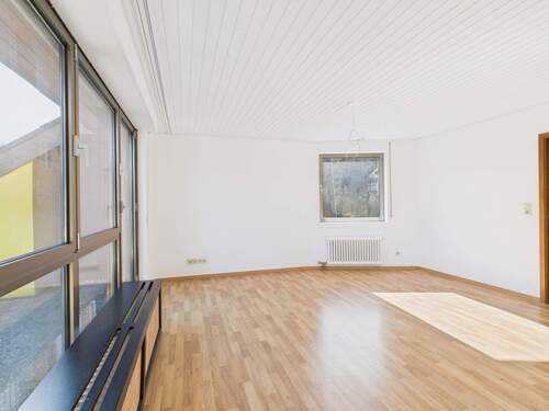 DG: Wohnbereich - Mehrfamilienhaus, Wohnhaus mit 897,70 m² in Stuttgart zum Kaufen