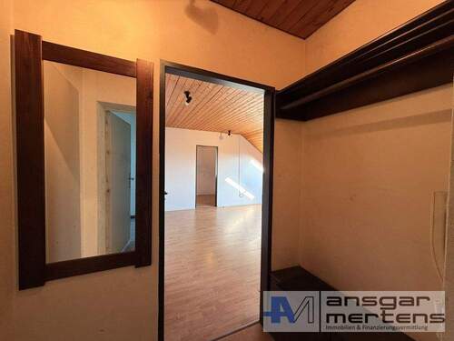 Diele - 2 Zimmer Etagenwohnung zur Miete in Mönchengladbach / Hardterbroich