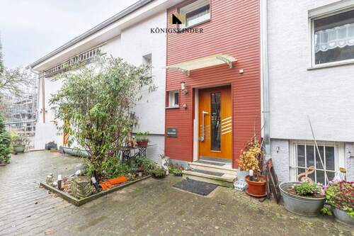 Hauseingang - Einfamilienhaus mit 297,00 m&sup2; in Besigheim zum Kaufen