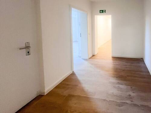 Flur - 3 Zimmer Etagenwohnung zur Miete in Leipzig