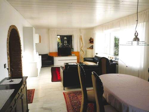 16 EG Wohnzimmer, Bild 2.JPG - 