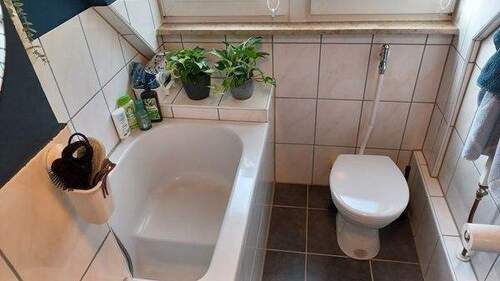 ETW-links-Bad.jpg - Etagenwohnung mit 66,00 m² in Duisburg zum Kaufen