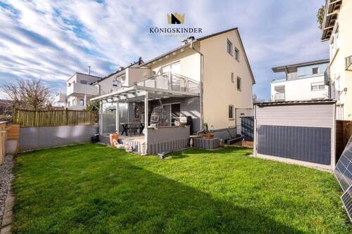 Garten – gepflegte Grünfläche - 