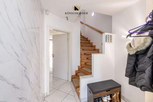 Flur – heller Eingangsbereich - 