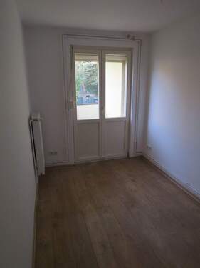 Kleines Zimmer mit Balkon - 