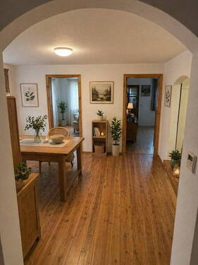 Wohnen/Essen - Charmante 3-Zimmer Erdgeschosswohnung in Amorbach