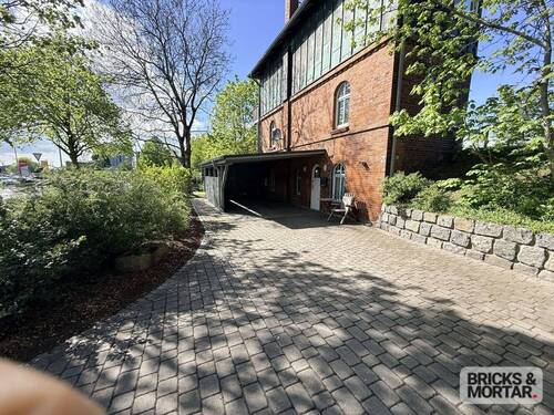 Blick zum Carport - 