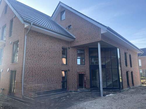 Hauseingang hinteres Haus - Vermietung von 1 - 3 ZKB Wohnungen im Neubau