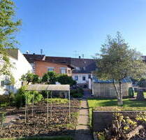 Haushälfte mit 2 separaten Wohnungen, großer Garten **OHNE PROVISION** - Östringen-Odenheim