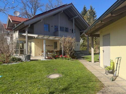Hausansicht - DHH - viel Platz für die ganze Familie