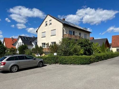 Pettstadt, Kaulberg 11 - Gepflegtes Mehrfamilienhaus in bester Lage, Pettstadt, 3-Parteien, 4 Garagen, ca. 245 qm. Wohnfläche, voll vermietet