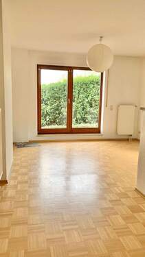 IMG_0517.jpg - N-Katzwang ! Helle gepflege 2-ZW, 50 m² Parkett, zwei Terrasse, Einbauküche, 1.OG in ruhiger Lage