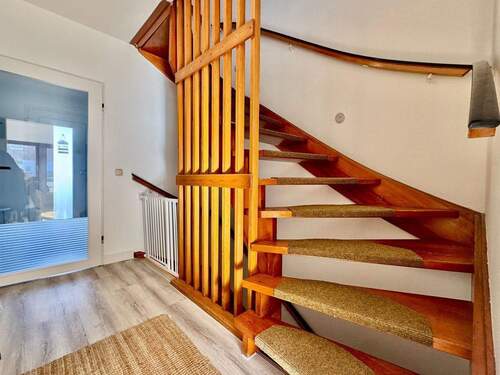 Treppe ins Obergeschoss - 