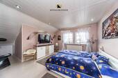 ...geräumiges Elternschlafzimmer... - 