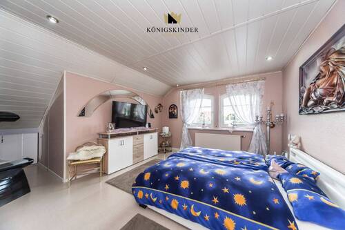 ...geräumiges Elternschlafzimmer... - 