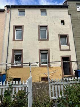 Rückansicht mit Garten - 