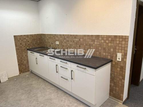 neue Teeküchenzeile - Büro mit 25,70 m&sup2; in Crailsheim zur Miete
