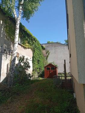 Hinterhaus Zugang zum Wellnesstempel.jpg - 