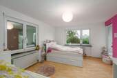 Schlafzimmer EG - 6 Zimmer Einfamilienhaus in Würzburg