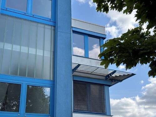 außen 1 - Bürofläche- ideal für Freiberufler - lichtdurchflutet- ruhig - großzügig geschnitten