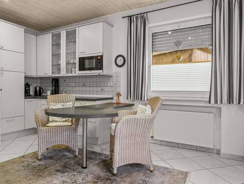 Küche - Werz Immobilien - Einfamilienhaus mit 259,00 m² in Biedenkopf zur Miete