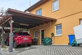 Einfahrt/Carport - 