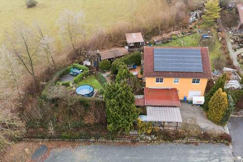 Luftaufnahme des Grundstücks - 