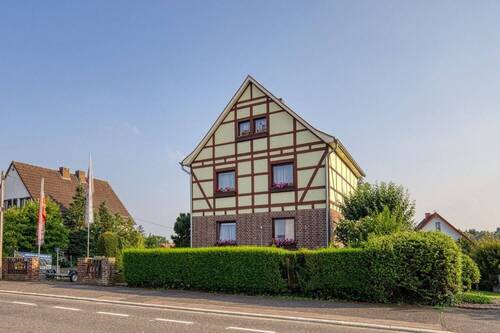 Straßenansicht - 4 Zimmer Einfamilienhaus zum Kaufen in Kerpen / Buir