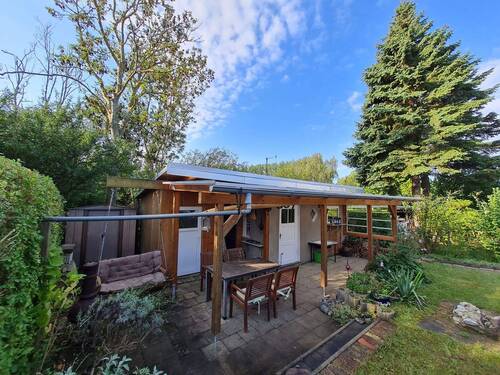 Bungalow 1 - Zwei Wochenendbungalows in ruhiger Lage nahe Ostseestrand – Idyllische Freizeit-Oase in Glowe