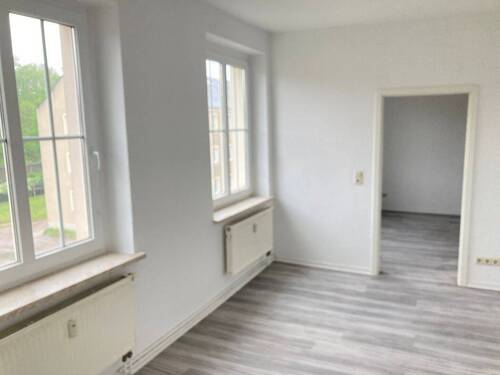 Wohnzimmer - 2 Zimmer Etagenwohnung zur Miete in Dessau-Roßlau