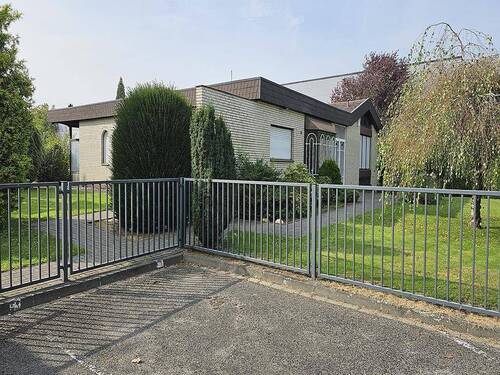 Wohnhaus Strassenansicht - 