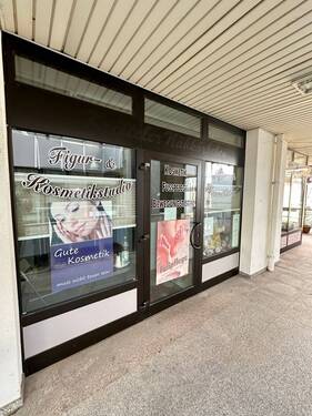 Ladenansicht - Top-Preis, Investition in das eigene Geschäft mit TG-Platz in Kriftel!