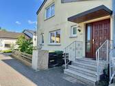 Eingangstür - 4 Zimmer Reihenendhaus zum Kaufen in Offenbach