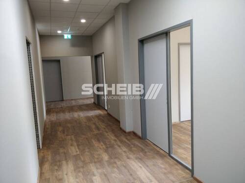 Flur - Büro in Neuenstein