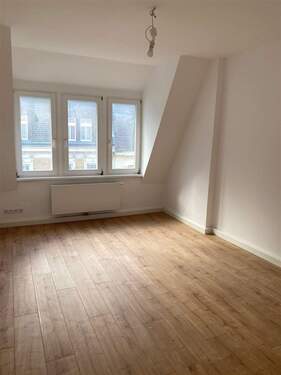 helles Wohnzimmer - Markkleeberg* Zweitbezug* gemütliche 2 Zi-Whg* Tageslichtbad mit Dusche* Stellplatz