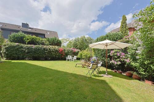Garten - 4 Zimmer Mehrfamilienhaus, Wohnhaus zum Kaufen in Norderstedt