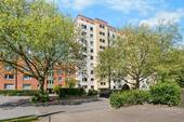 Hausansicht - 4 Zimmer Etagenwohnung zum Kaufen in Hamburg / Meiendorf