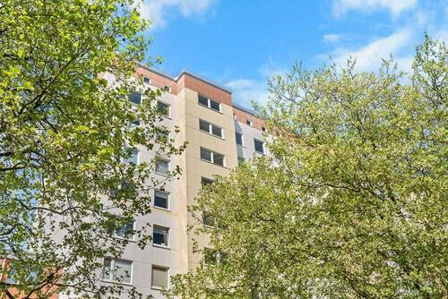 Hausansicht - 4 Zimmer Etagenwohnung in Hamburg / Meiendorf