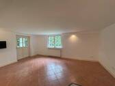 Wohnlicher Raum im Souterrain - 