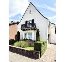 Freistehendes Einfamilienhaus mit traumhaftem Gartenidyll in Duisburg-Bergheim