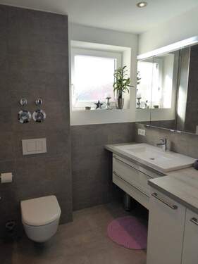 Badezimmer - 3 Zimmer Etagenwohnung in München