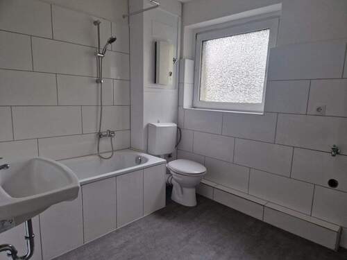 Badezimmer - Etagenwohnung mit 45,10 m² in Duisburg zur Miete