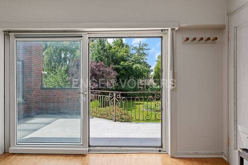 ... und direktem Zugang zum... - 