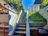 Treppe zum Gartenbereich - 