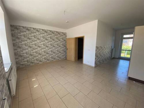 Gesamtansicht Zimmer und offene Küche - 3 Zimmer Etagenwohnung zur Miete in Pegau