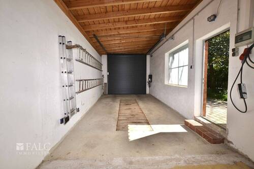 Garage - 