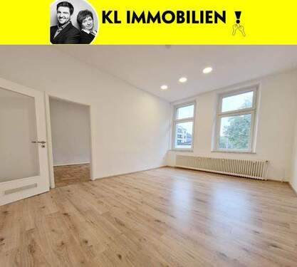 Wohnzimmer - Es erwartet Sie eine renovierte Wohnung mit Einbauküche!