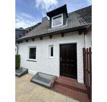 Reihenmittelhaus mit frischem Wohnambiente in schöner Umgebung - Hamburg-Eißendorf