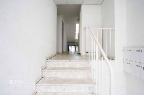 Treppenhaus - 2 Zimmer Etagenwohnung zum Kaufen in Köln / Altstadt-Süd